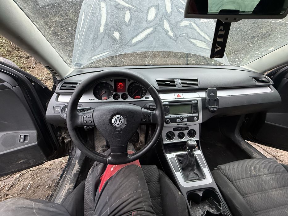 Volkswagen Passat B6 2.0 TDI BMP НА ЧАСТИ !