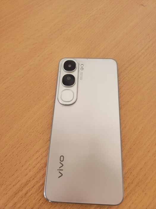 Vivo 40 Lite 2024