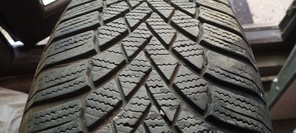 Vand 4 anvelope iarna 205/60R16 Bridgestone