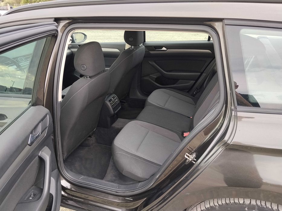 VW Passat B8/2.0 TDI 150 к.с/Euro 6/Keyless/Navi
