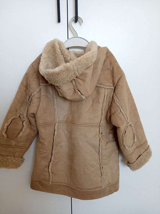 Новая дубленка 5-6 лет Весна