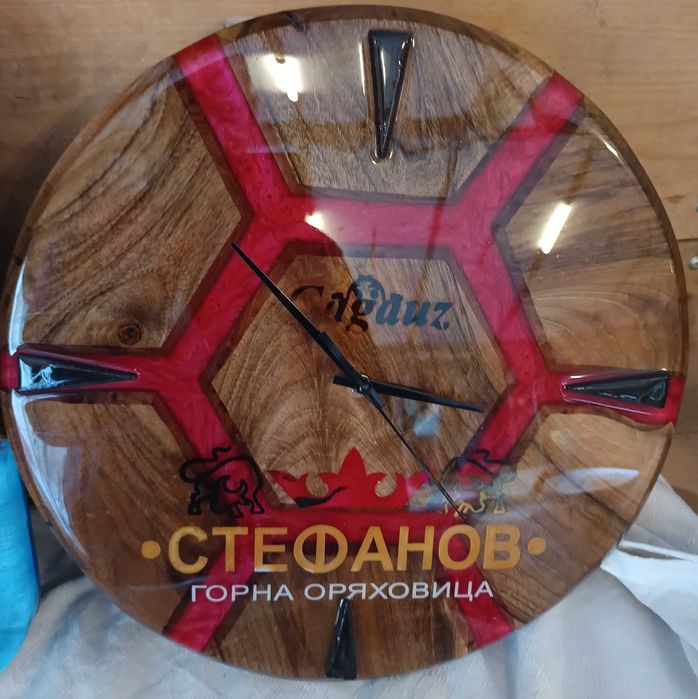 Дъски или подноси от дърво орех и смола