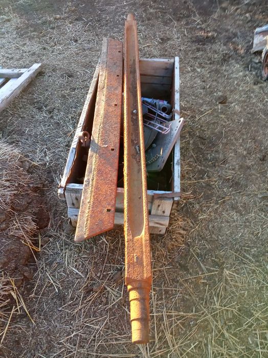 Продам ось на ПТС -4 новая СССР