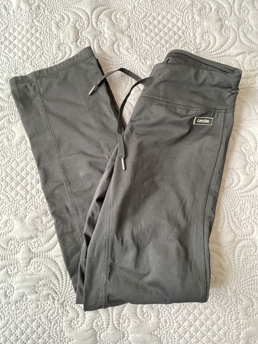 Ватирано спортно долнище на ангуг Calvin Klein XS