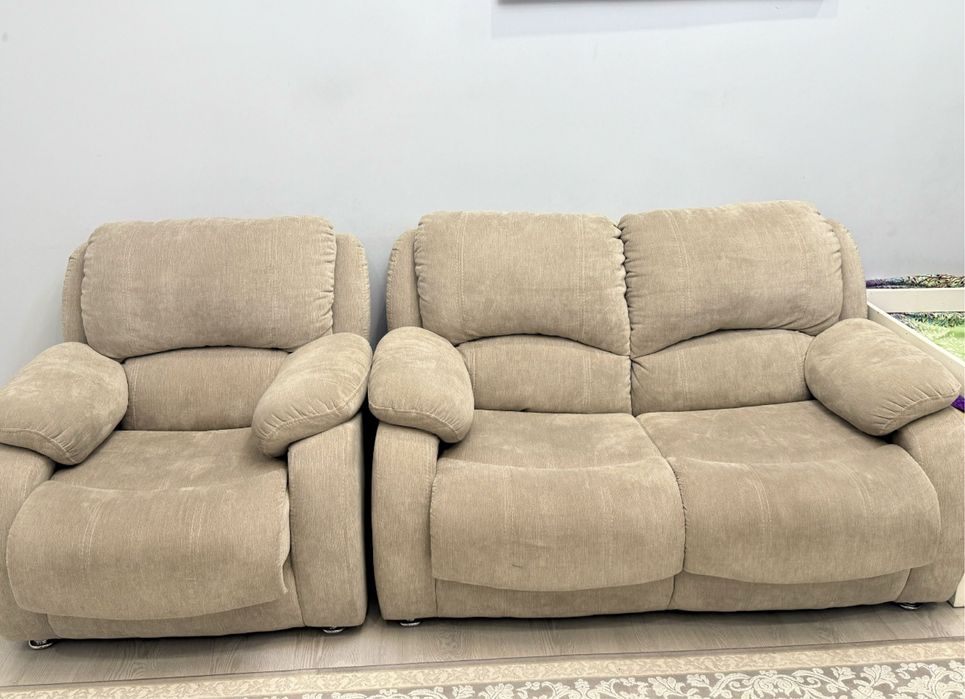 Продается диван тройка