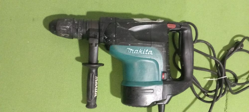 Bormașina sds max Makita