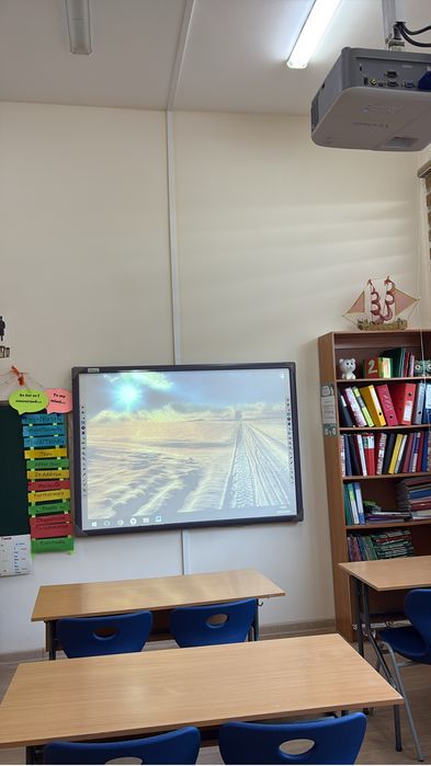 Проектор в отличном состояние.