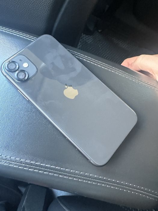 Продам Айфон 11 64 гб