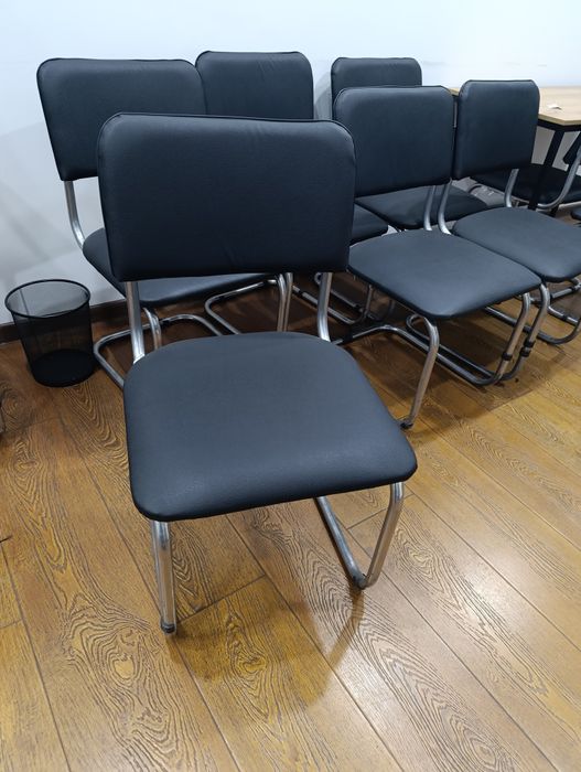 Продается стол и стулья