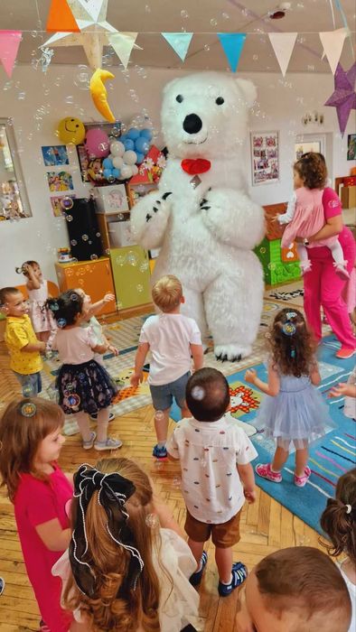 Голяма бяла мечка и бяло сладко зайче за парти!