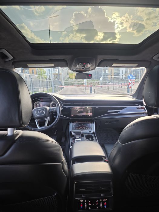 Audi Q8 3.0 340 коня с масаж, хед ъп, 22ки ковани на 25.2 в България
