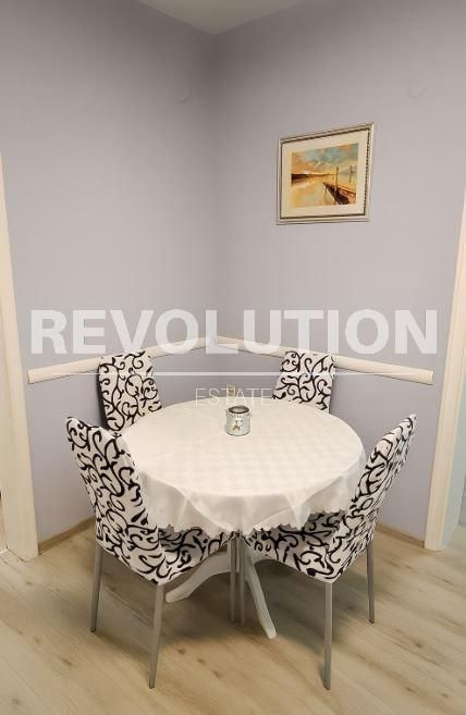 Дава се под наем Тристаен апартамент в Варна, Център - 90 кв.м за 600 € - Снимка #3