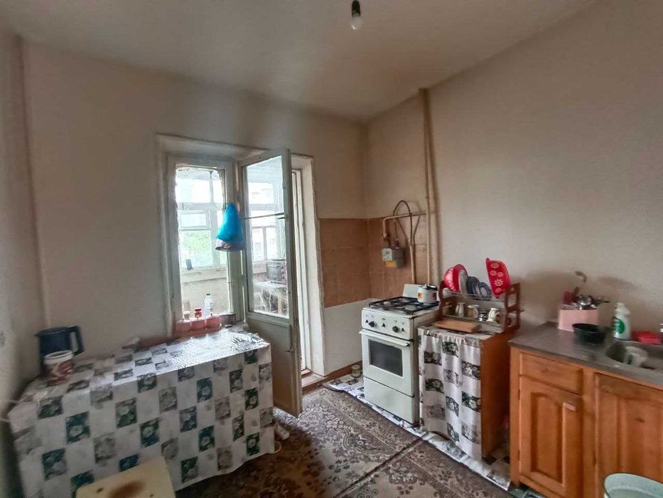 5ти комнатная квартира на 2 этаже с 6ти метровым балконом, Супер