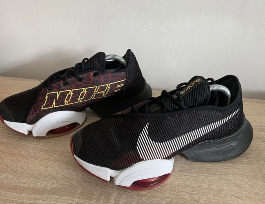 Vand adidasi nike air zoom