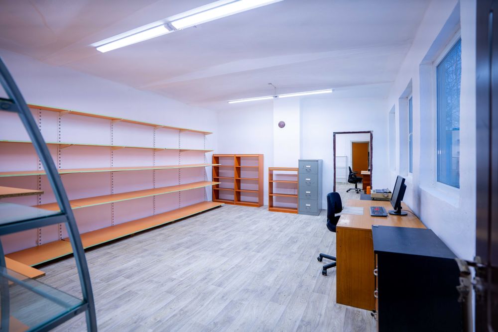 Дава се под наем Промишлена сграда в с. Войводиново, Област Пловдив - 350 кв.м за 698.19 € - Снимка #14