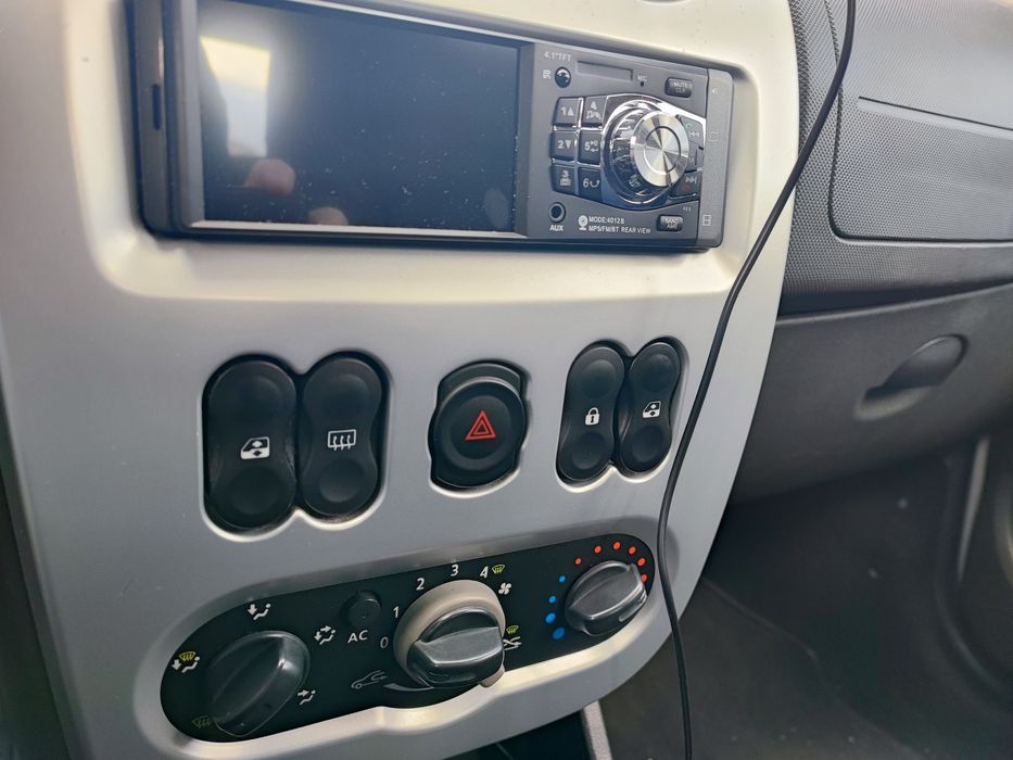 Dacia Sandero 1.4 MPI 2009 - totul la zi