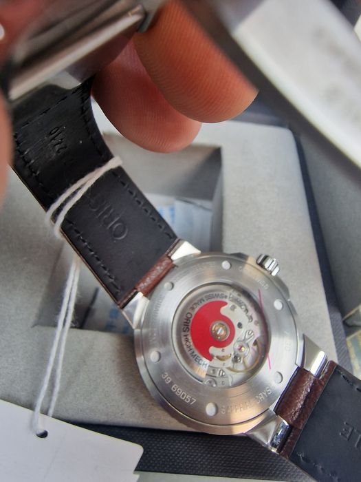 Amanet Vitan 107 / Oris Aquis Date / Nou