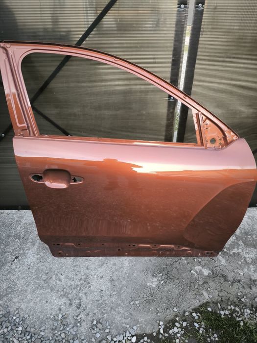 Capota Volvo XC60. Uși stânga dreapta Citroen C4. Uși dreapta  Peugeot 3008
