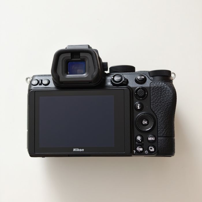 Nikon Z5, 27.000 cadre, stare impecabilă
