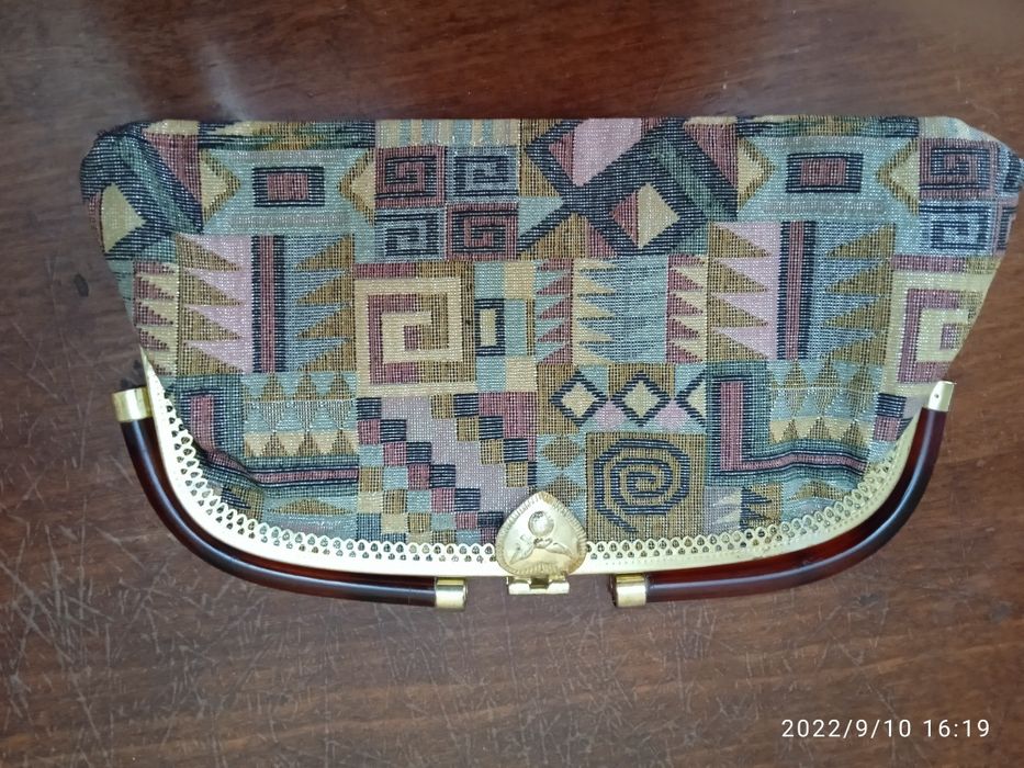 Продается элегантная сумочка