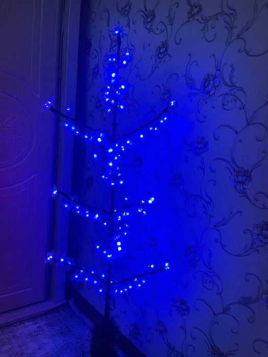 Продаётся светодиодное дерево