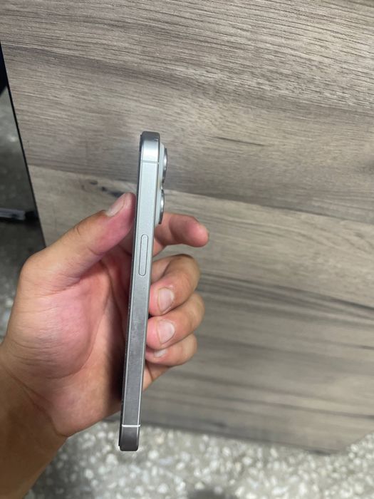 iphone 15 pro natural gold ranga oxshidi xolati tnig usta kormagan