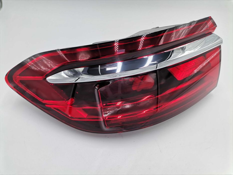 Нов 4N0945207R Audi S8 A8 4N D5 OLED Десен Стоп