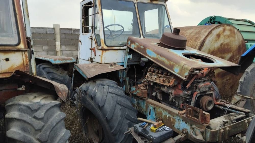 ХТЗ Т-150 трактор