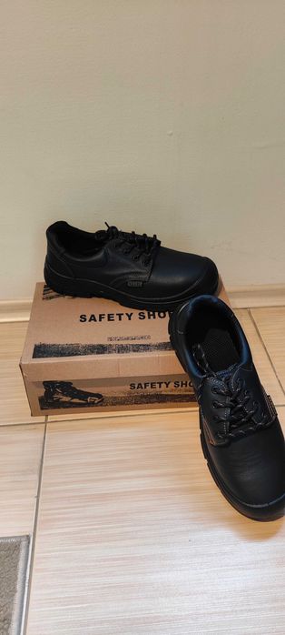 Работни обувки нови