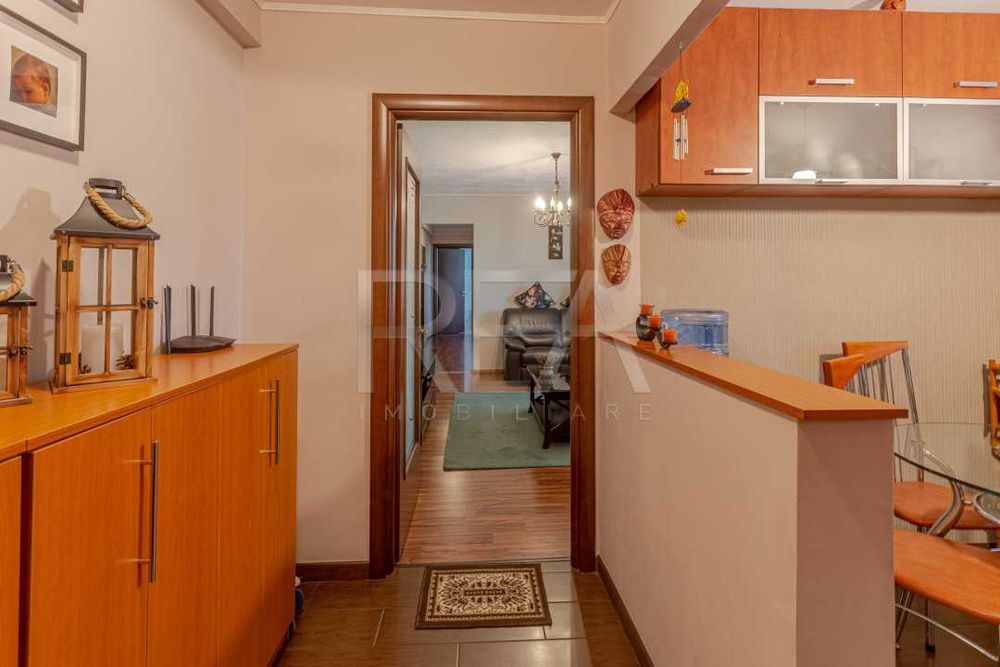 PROPRIETAR vand apartament 3 camere 4/4 sector 4