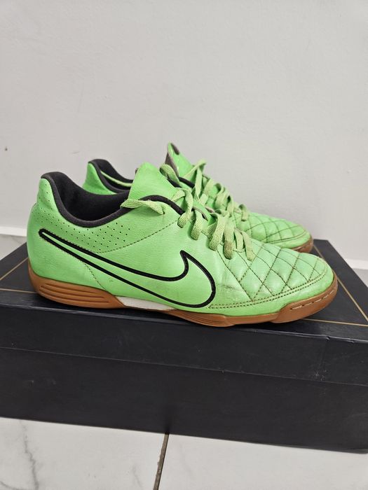 Ghete fotbal sală Nike Tiempo sintetic