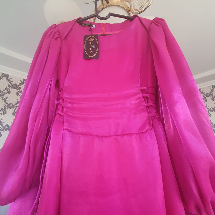 Продается новая вечерняя платья