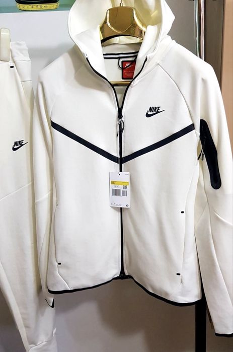 Compleu Nike Tech Fleece Alb(marimi: S, M, L, XL, XXL)