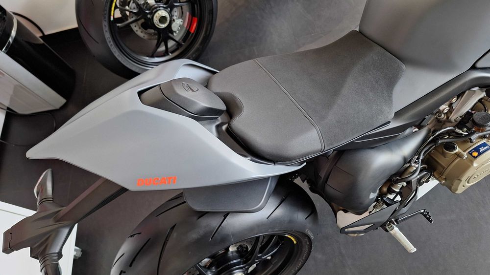 Ducati Streetfighter V4 S Grey Nero mototsikli Toshkentda
