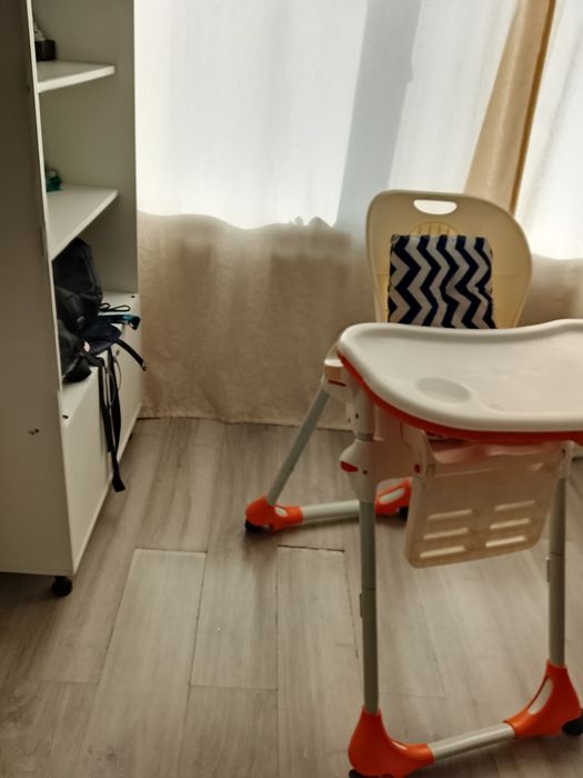 Отдам бесплатно стульчик для кормления