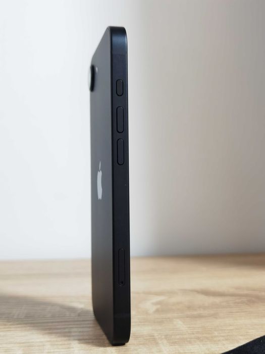 Apple iPhone 16e