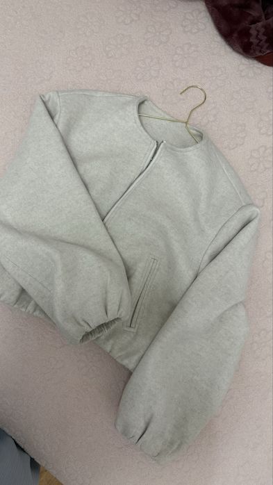 Женский бомбер ветровка