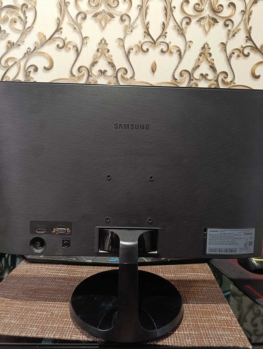 LED монитор Samsung