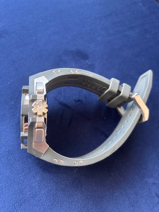 Часовник INVICTA AKULA RESERVE Swiss Made