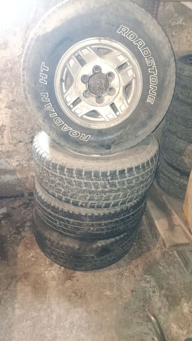 Продам шины б/у в хорошем состоянии