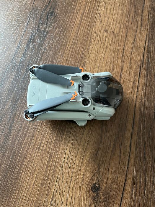 Дрон DJI Mini 3 Pro