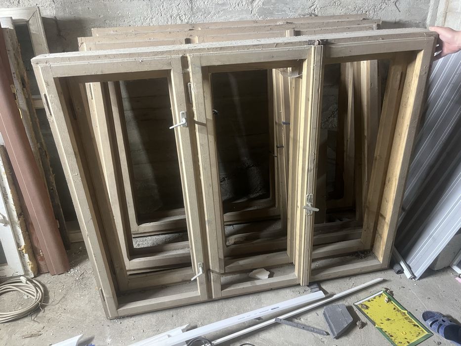 Vand geamuri 5 bucati de brad masiv