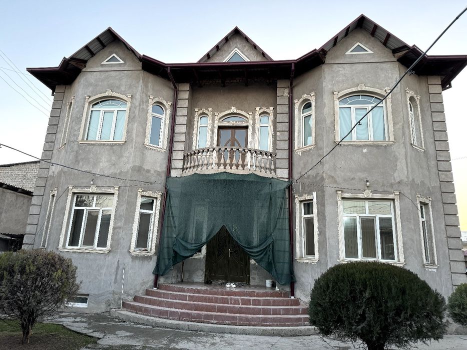 Дом в самом центре  8 соток 2 этажный Охунбобоев