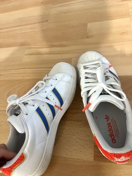 Дамски обувки balenciaga track и adidas superstar