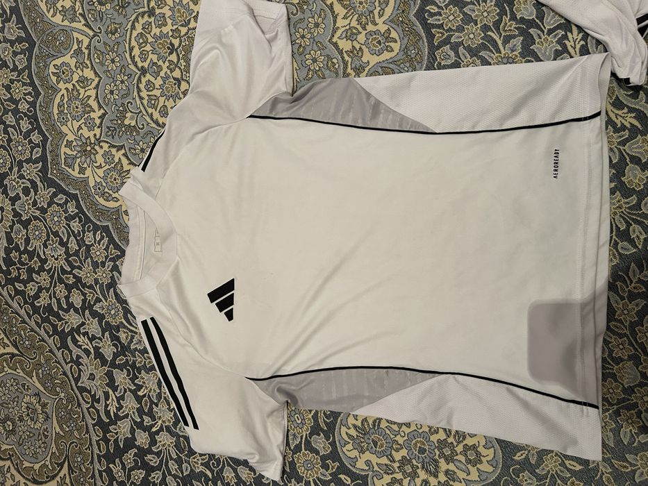 Футболный одежда