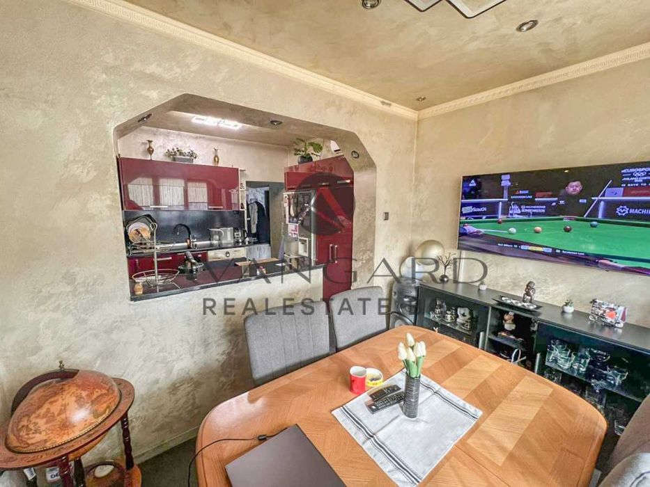 Продава се Тристаен апартамент в Пловдив, Изгрев - 60 кв.м за 1040 €/кв.м - Снимка #1