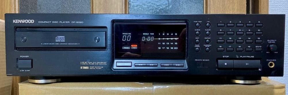 Cd Player Kenwood DP-6020 Hi Fi DAC 20 bit
Brown Dual 20-bit DAC 1989