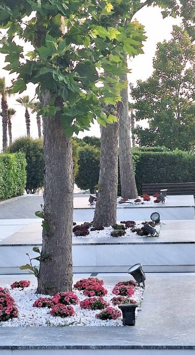 Бял декоративен камък(чакълен]за декорация и украса на дворни площи