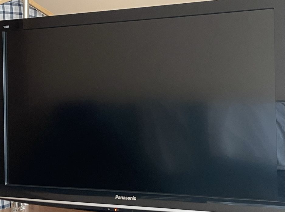 Panasonic Viera TX-L37G10E – 37” Full HD LCD телевизор + дистанционно