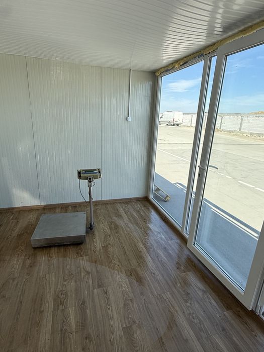 Vând 2 containere – spațiu comercial / birou / magazin